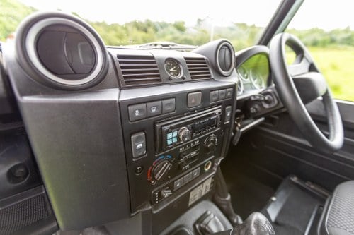 2015 Land Rover Defender 110 Pick Up 2.2L ‘Puma’ En venta (imagen 39 de 175)