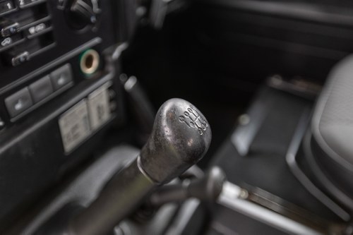 2015 Land Rover Defender 110 Pick Up 2.2L ‘Puma’ En venta (imagen 40 de 175)