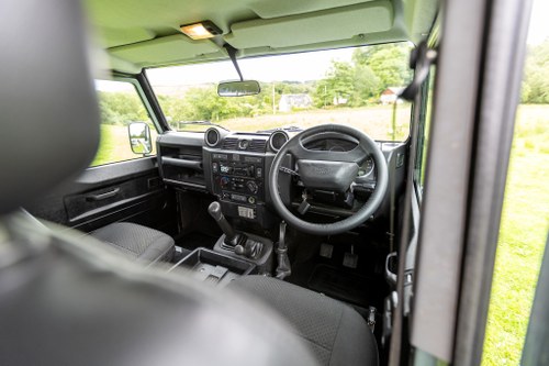 2015 Land Rover Defender 110 Pick Up 2.2L ‘Puma’ En venta (imagen 5 de 175)