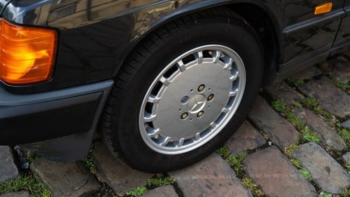 1988 Mercedes-Benz 190E 2.6 Auto W201 à venda (imagem 18 de 222)