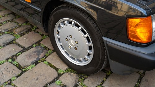 1988 Mercedes-Benz 190E 2.6 Auto W201 à venda (imagem 26 de 222)