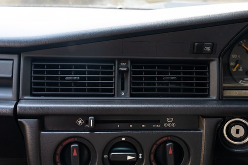 1988 Mercedes-Benz 190E 2.6 Auto W201 à venda (imagem 69 de 222)