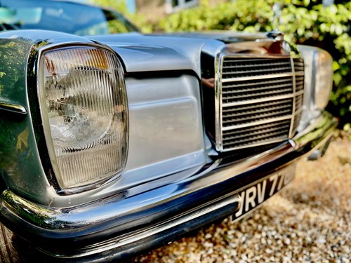 1971 Mercedes-Benz W114 250CE In vendita (immagine 26 di 82)