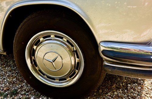 1971 Mercedes-Benz W114 250CE In vendita (immagine 40 di 82)