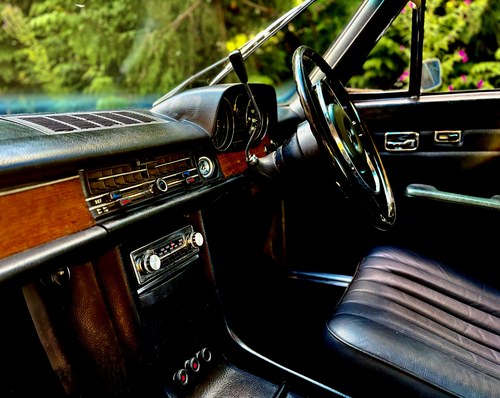 1971 Mercedes-Benz W114 250CE In vendita (immagine 44 di 82)