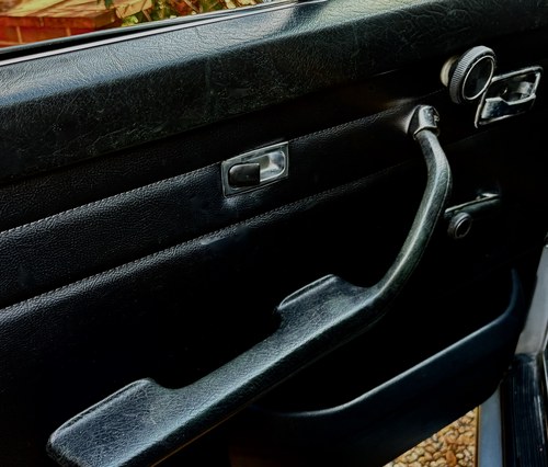 1971 Mercedes-Benz W114 250CE In vendita (immagine 47 di 82)