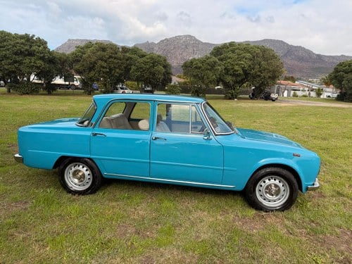 1972 Alfa Romeo Giulia Super 2000 RHD Te koop (foto 3 van 116)