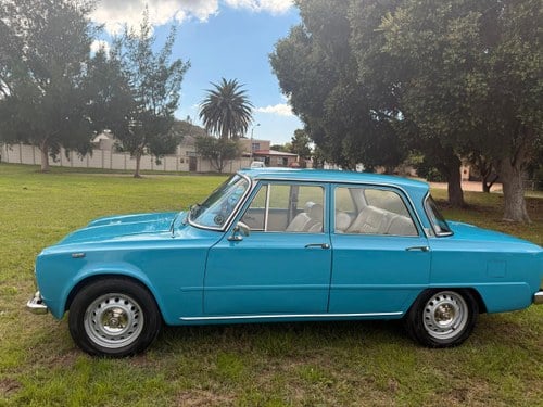 1972 Alfa Romeo Giulia Super 2000 RHD Te koop (foto 8 van 116)