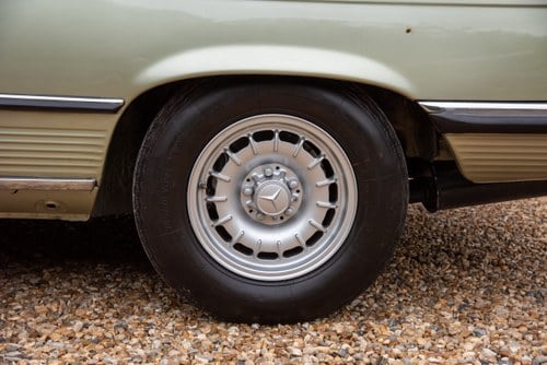 1977 Mercedes-Benz C107 450SLC LHD zum Verkauf (Bild 19 von 163)