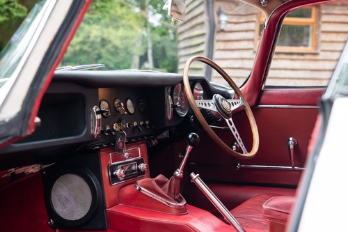 1964 Jaguar E-Type Series 1 4.2 FHC In vendita (immagine 8 di 197)