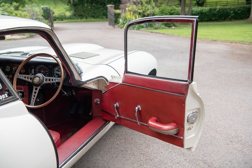 1964 Jaguar E-Type Series 1 4.2 FHC In vendita (immagine 12 di 197)