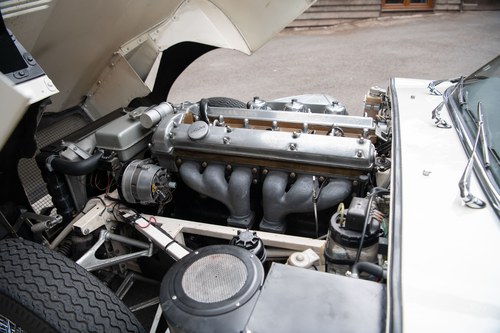 1964 Jaguar E-Type Series 1 4.2 FHC In vendita (immagine 89 di 197)