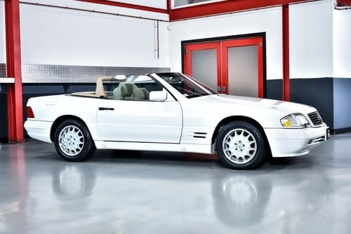 1997 Mercedes-Benz R129 SL500 Convertible 5,0L V8 (21k miles) In vendita (immagine 9 di 103)