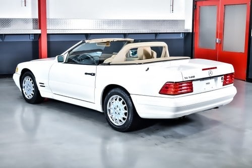 1997 Mercedes-Benz R129 SL500 Convertible 5,0L V8 (21k miles) In vendita (immagine 18 di 103)