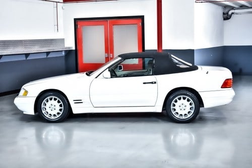1997 Mercedes-Benz R129 SL500 Convertible 5,0L V8 (21k miles) In vendita (immagine 28 di 103)