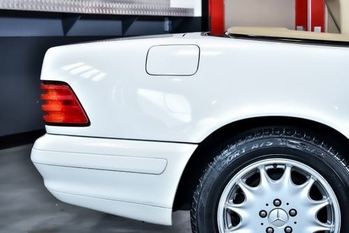 1997 Mercedes-Benz R129 SL500 Convertible 5,0L V8 (21k miles) In vendita (immagine 61 di 103)