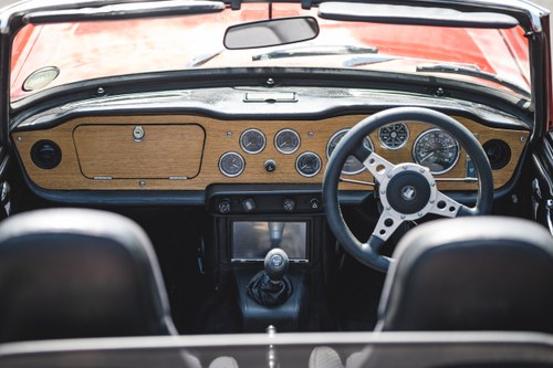 1971 Triumph TR6 2.5L 192bhp Restomod à vendre (picture 32 of 116)