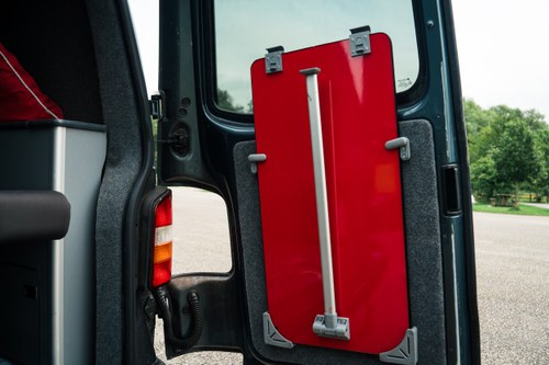 2005 Volkswagen Transporter T5 2.5L TDI Camper Van Te koop (foto 24 van 168)