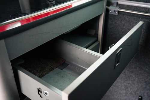 2005 Volkswagen Transporter T5 2.5L TDI Camper Van Te koop (foto 50 van 168)