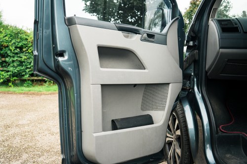 2005 Volkswagen Transporter T5 2.5L TDI Camper Van Te koop (foto 61 van 168)