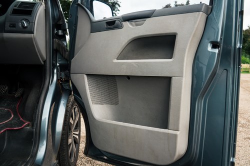 2005 Volkswagen Transporter T5 2.5L TDI Camper Van Te koop (foto 73 van 168)