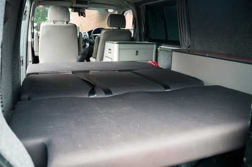 2005 Volkswagen Transporter T5 2.5L TDI Camper Van Te koop (foto 36 van 168)