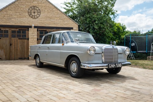 1964 Mercedes-Benz 190 (W110) à vendre (picture 2 of 308)