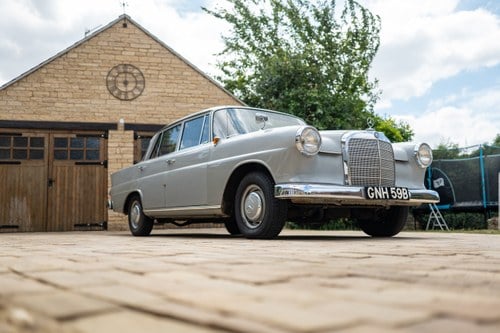1964 Mercedes-Benz 190 (W110) à vendre (picture 5 of 308)
