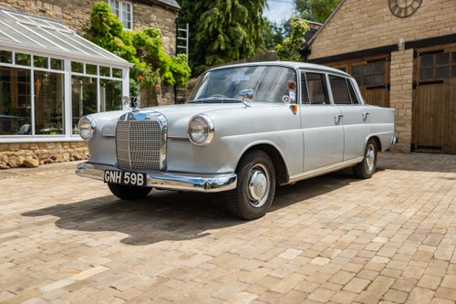 1964 Mercedes-Benz 190 (W110) à vendre (picture 1 of 308)