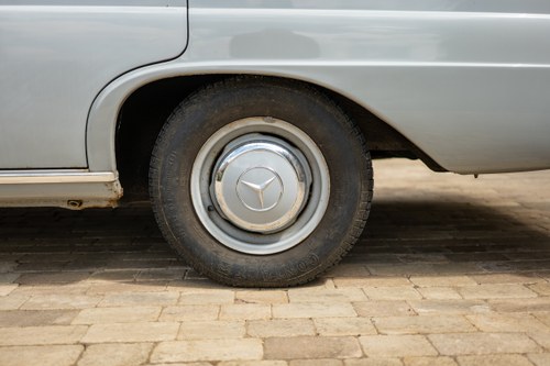 1964 Mercedes-Benz 190 (W110) à vendre (picture 27 of 308)