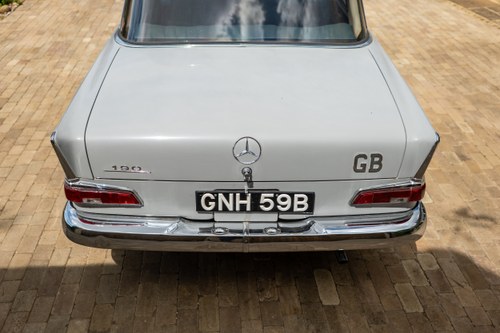 1964 Mercedes-Benz 190 (W110) à vendre (picture 136 of 308)