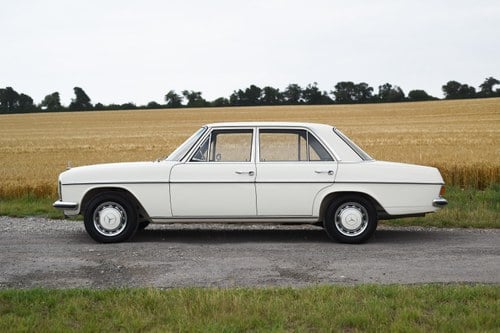 1971 Mercedes-Benz W115 220 Automatic In vendita (immagine 18 di 182)
