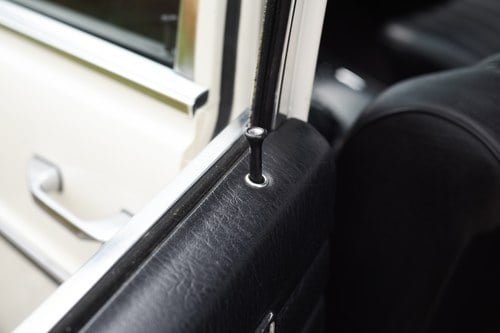 1971 Mercedes-Benz W115 220 Automatic In vendita (immagine 53 di 182)