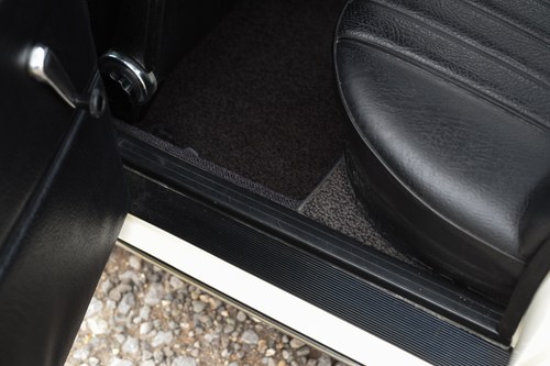 1971 Mercedes-Benz W115 220 Automatic In vendita (immagine 55 di 182)