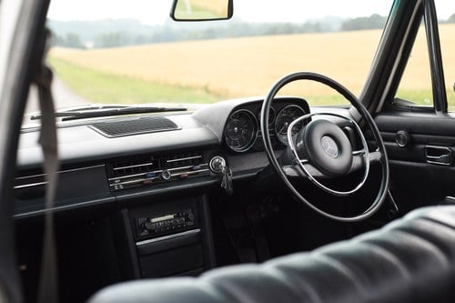 1971 Mercedes-Benz W115 220 Automatic In vendita (immagine 11 di 182)