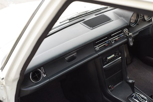 1971 Mercedes-Benz W115 220 Automatic In vendita (immagine 77 di 182)