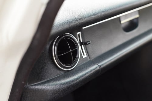 1971 Mercedes-Benz W115 220 Automatic In vendita (immagine 79 di 182)