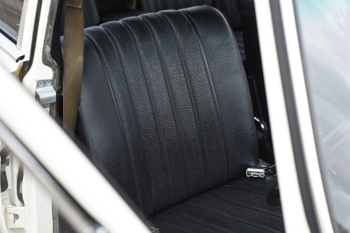 1971 Mercedes-Benz W115 220 Automatic In vendita (immagine 83 di 182)