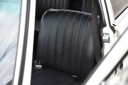 1971 Mercedes-Benz W115 220 Automatic In vendita (immagine 85 di 182)