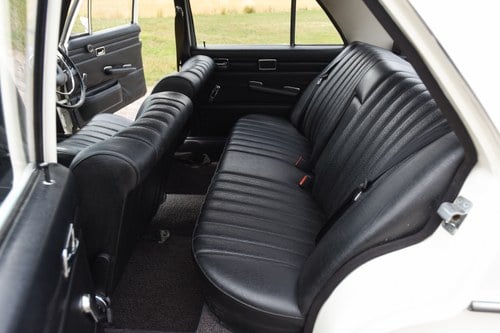 1971 Mercedes-Benz W115 220 Automatic In vendita (immagine 88 di 182)