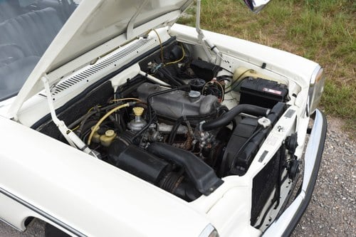 1971 Mercedes-Benz W115 220 Automatic In vendita (immagine 141 di 182)