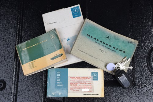 1971 Mercedes-Benz W115 220 Automatic In vendita (immagine 174 di 182)