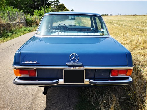 1970 Mercedes-Benz 250/8 W114 In vendita (immagine 15 di 38)