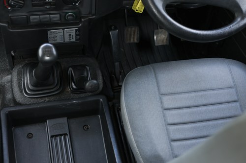 2009 Land Rover Defender 90 County In vendita (immagine 44 di 268)