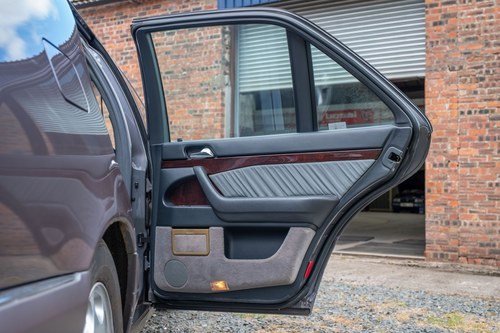 1997 Mercedes-Benz W140 S280 Te koop (foto 92 van 204)