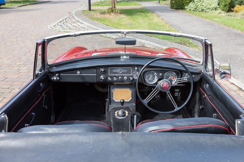 1966 MGB Roadster Te koop (foto 76 van 175)
