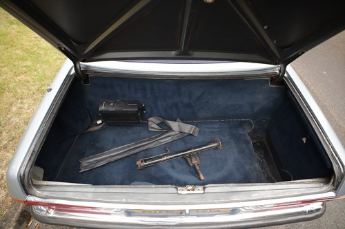 1983 Mercedes-Benz R107 500SL In vendita (immagine 98 di 159)