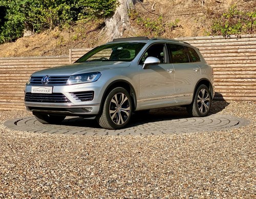 2015 Volkswagen Touareg 3.0 TDI V6 BlueMotion Tech R-Line Ti Kaufen Bei