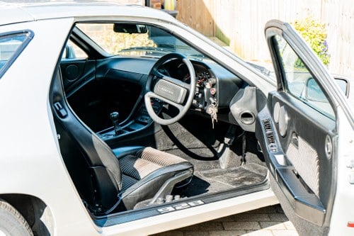 1984 Porsche 928 S2 For Sale (picture 10 of 82)