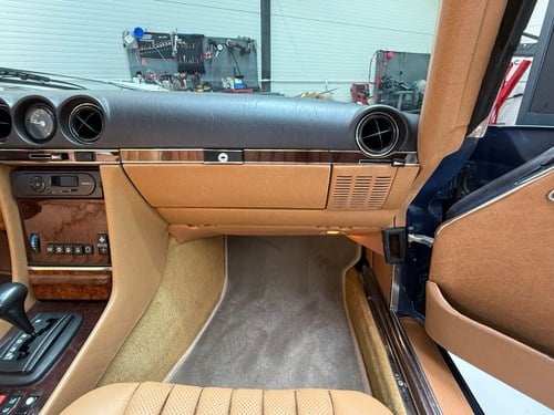 1984 Mercedes-Benz R107 500SL Te koop (foto 65 van 269)
